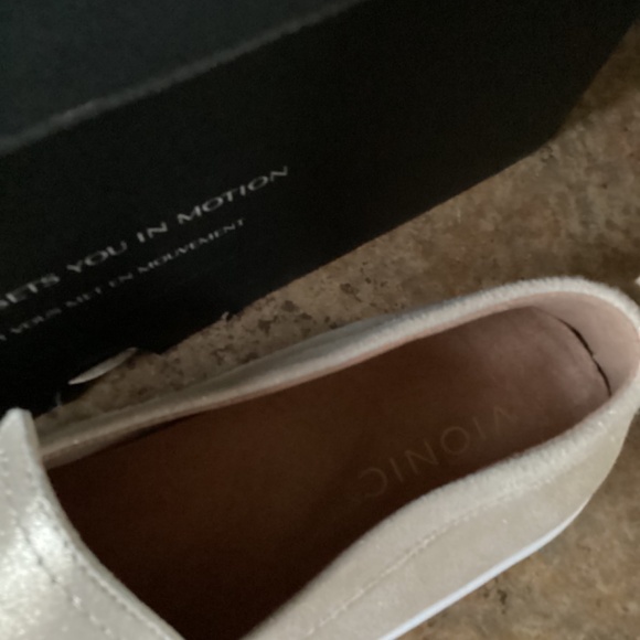 Vionic Uptown Penny Loafer Gold Shimmer Metallic Suede Women's Shoes 9 - Picture 2 of 6